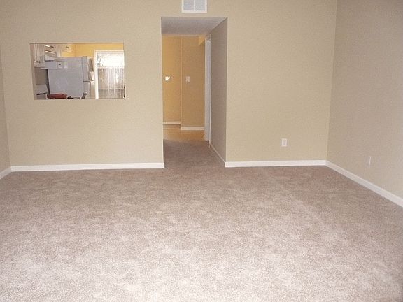 3rd image of 430 Woodlawn Ave APT A