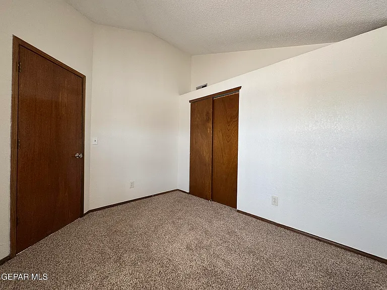 11357 Lake Erie Dr — Photo 9
