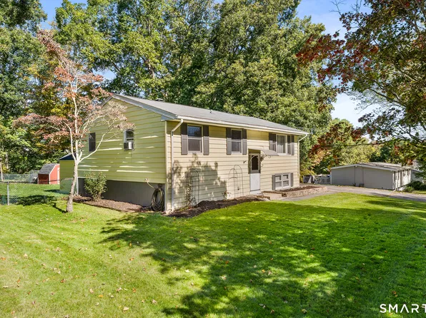 17 Cartridge Trail, Ledyard, CT 06339