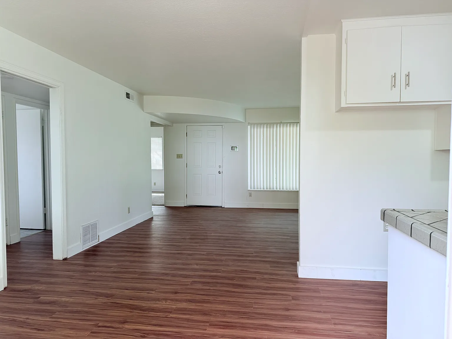 3 bed, 1250 sqft, $2,650 — Photo 3
