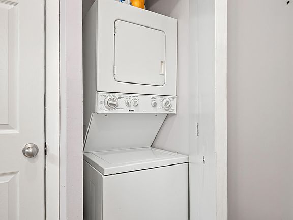 5th image of 501 Sunridge Dr APT R