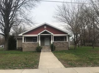 601 E Smith St, Benton, IL 62812