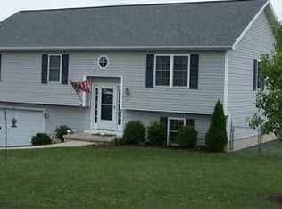 60 Danforth Dr, Weyers Cave, VA 24486