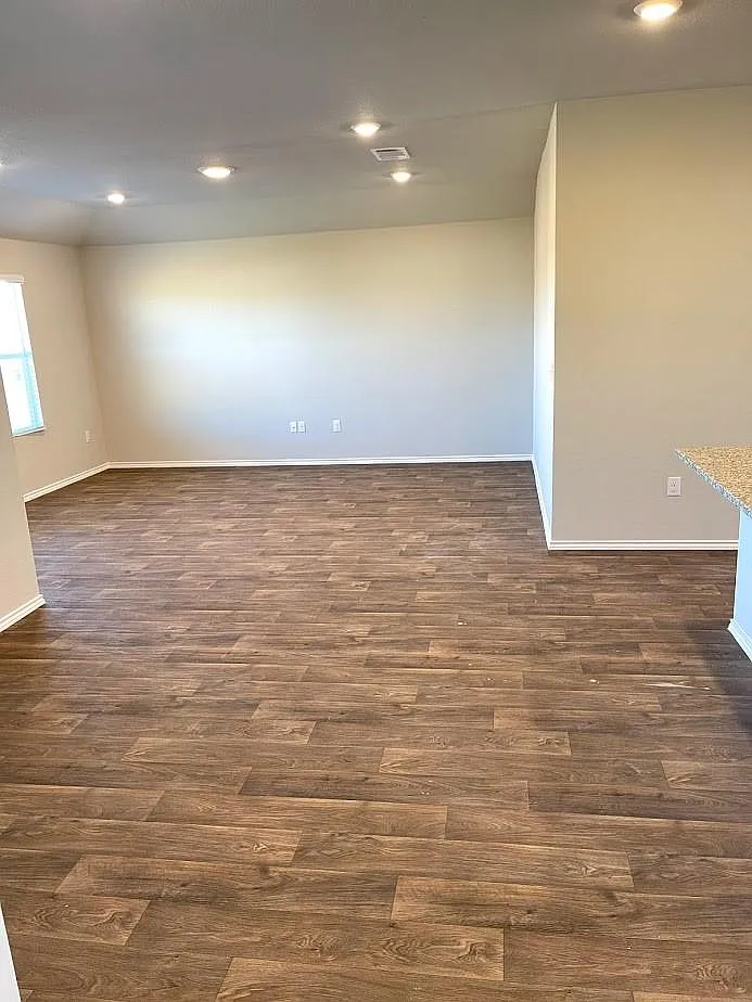 3 bed, 2.0 bath, 1475 sqft, $1,995 — Photo 4