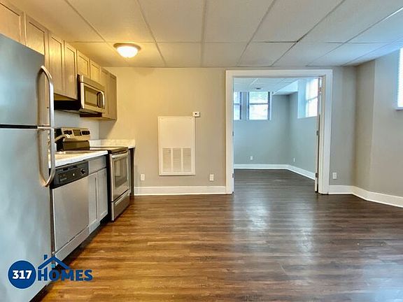 3rd image of 3603 Washington Blvd #B11