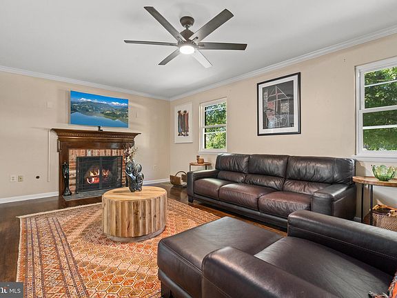5th image of 6024 Walhaven Dr