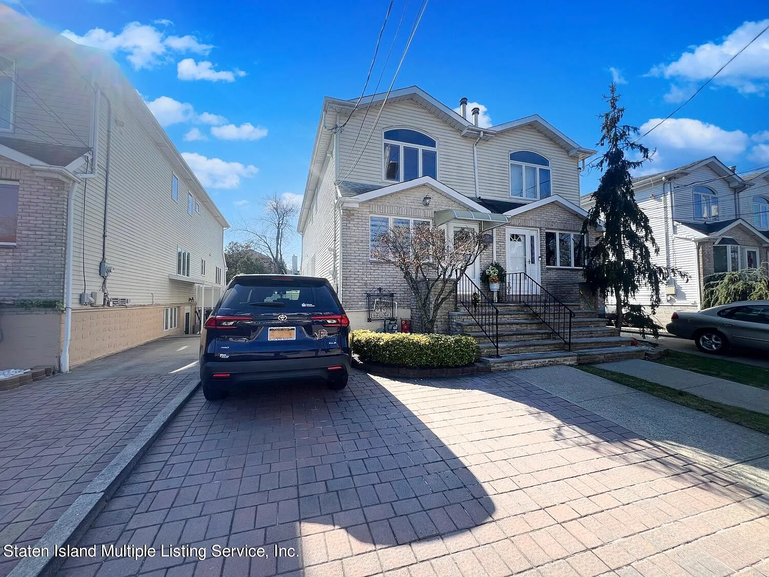 58 Pond St photo 1