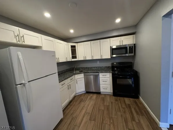 332 College Dr, Edison, NJ 08817