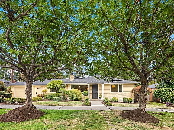 2nd image of 6854 42nd Avenue NE