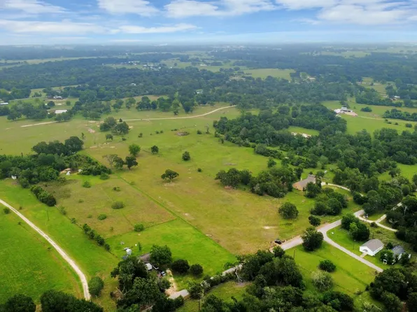 47130 Qualls Rd, Hempstead, TX 77445