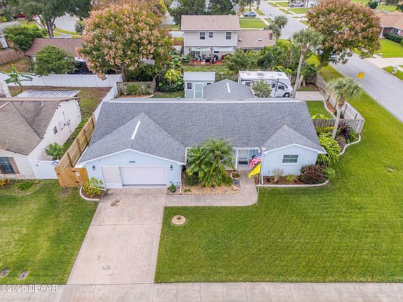 3rd image of 2951 Gaslight Dr