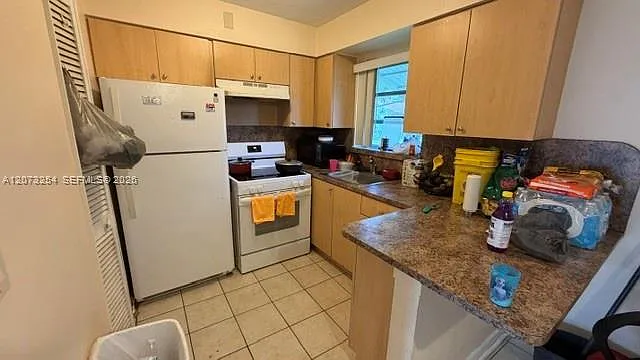 2 bed, 1.0 bath, 800 sqft, $1,750 — Photo 2