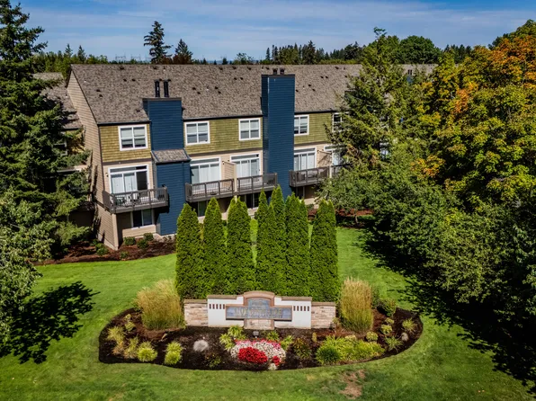 The Colonnade Luxury Townhome Apartments