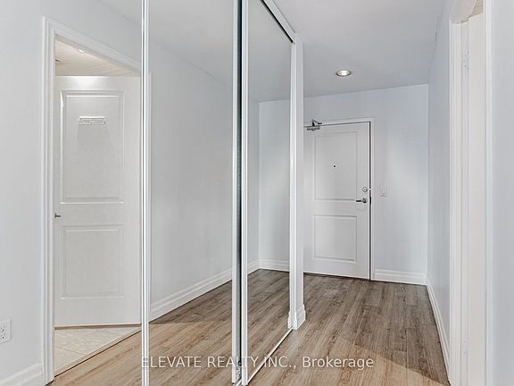 2nd image of 15 Stafford St #Lph5