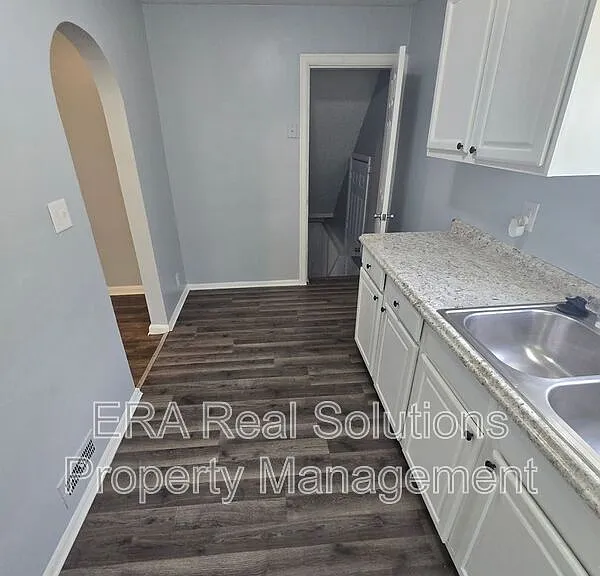 1251 23rd Ave — Photo 13