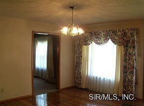 4th image of 736 Tennyson Ave