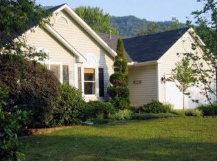 462 Old Haw Creek Rd, Asheville, NC 28805