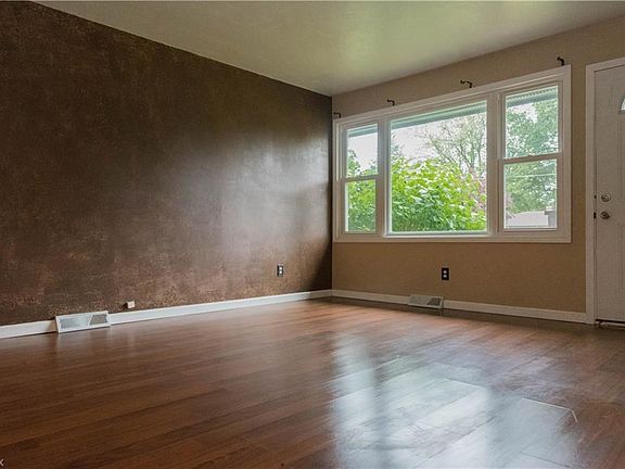 2nd image of 1243 Arthur Ct