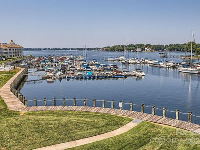 18819 Vineyard Point Ln, Cornelius, NC, 28031