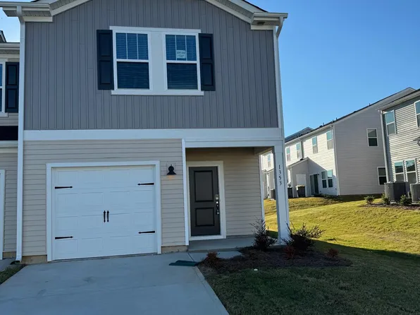 1353 Falling Acorn Ln, Concord, NC 28027