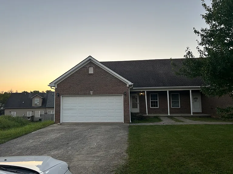 357 Williamsburg Ln — Photo 1