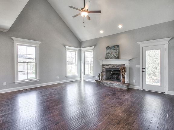 5th image of 537 Piccadilly Dr