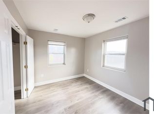 4238 6th St SE APT 4, Washington, DC 20032