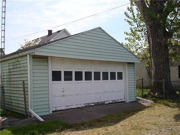 3rd image of 4021 Sampson St