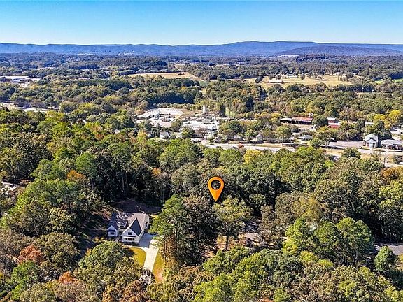 5th image of 622 Pisgah Way