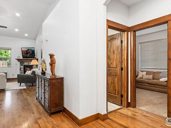 4th image of 3625 Como Ct