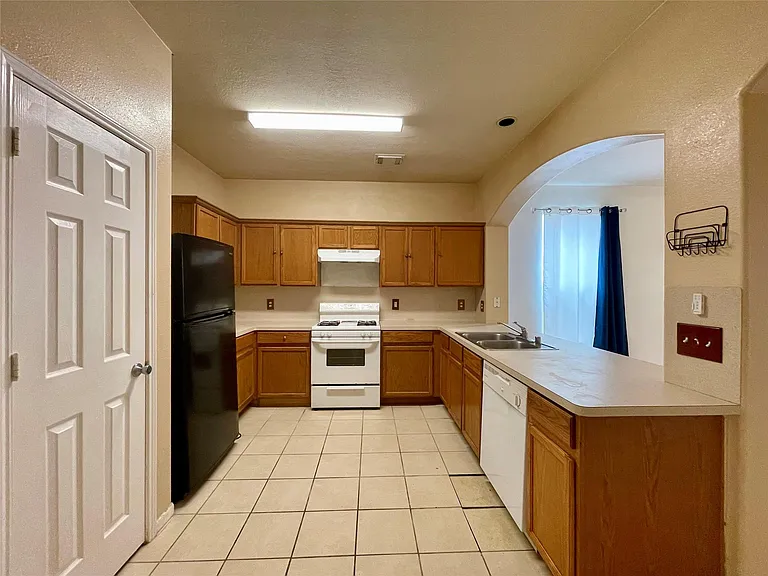 21142 Field House Ct — Photo 4