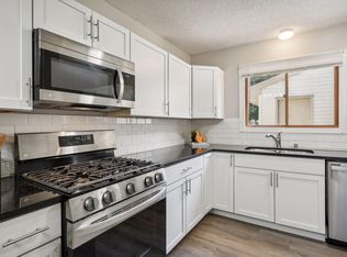 10682 Hummingbird St NW, Coon Rapids, MN 55433