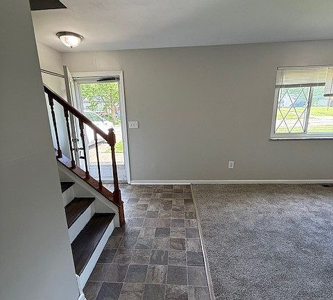 3rd image of 2595 Sandhurst Dr