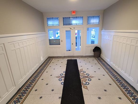 3rd image of 1401 N Saint Clair St #4D