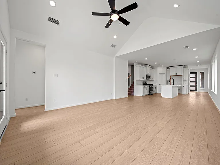 21643 Lampeter River Ln — Photo 11