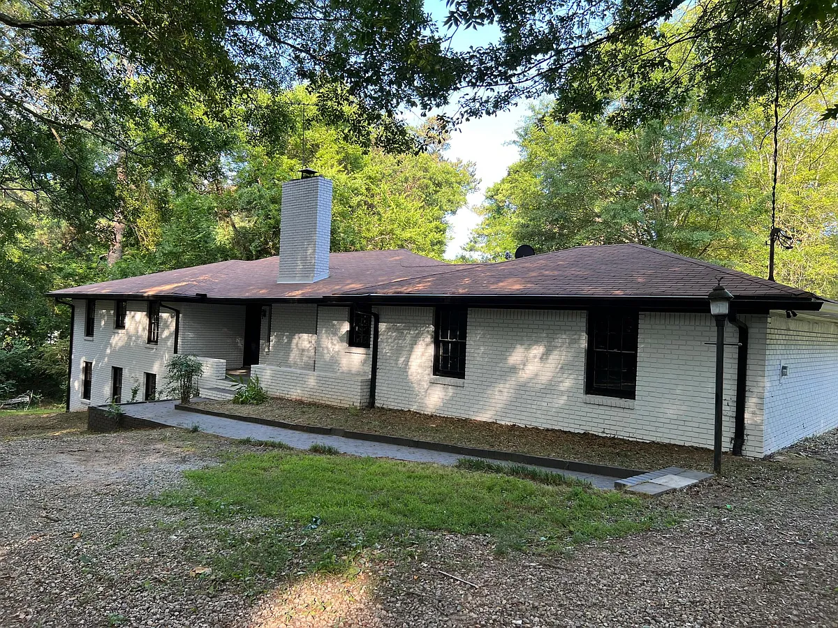 Building Photo - 1190 Hope Rd