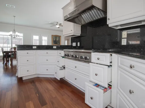 1200 Autumn Breeze Cir, Gulf Breeze, FL 32563
