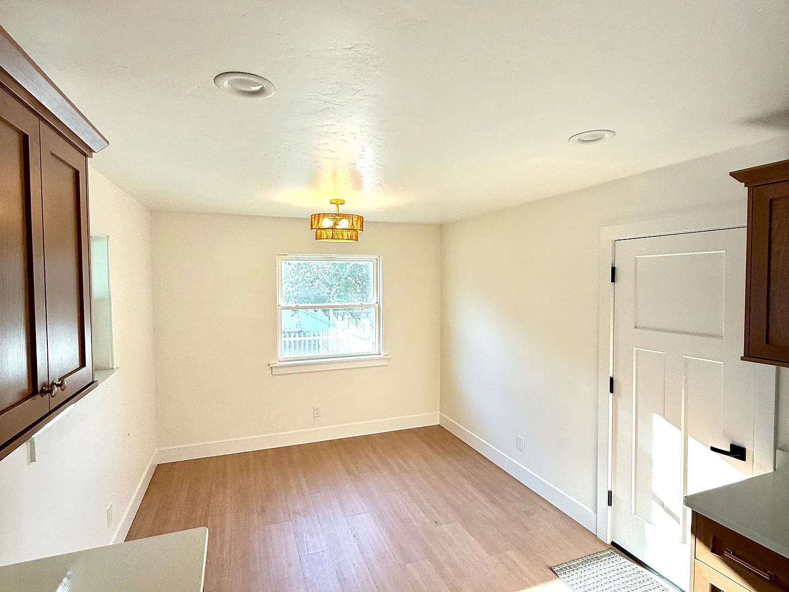 3 bed, 1205 sqft, $2,300 — Photo 3
