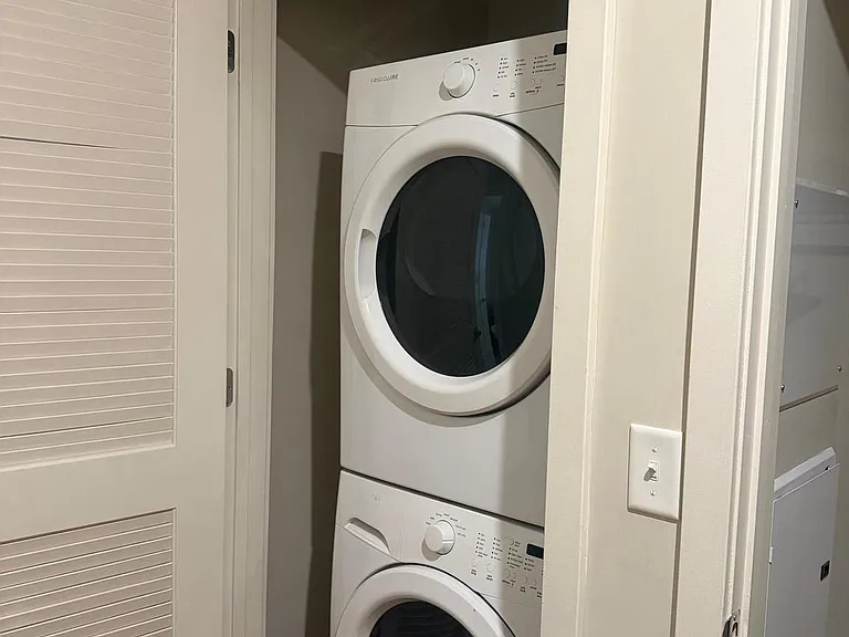1320 Fenwick Ln #700 — Photo 14