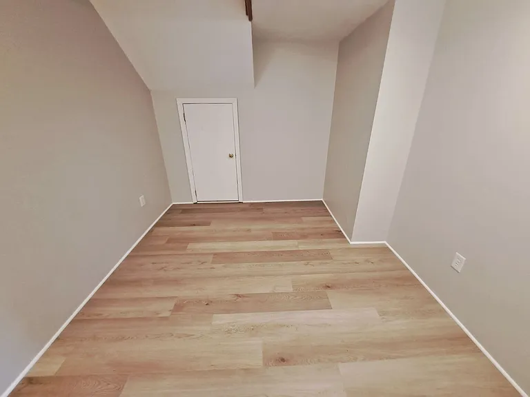165 McAllister St — Photo 15
