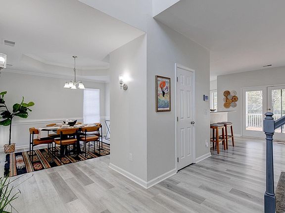 4th image of 103 Long Ridge Dr