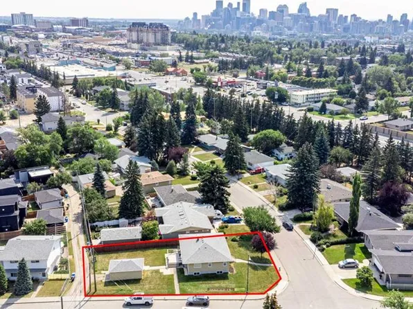 2140 SW Halifax Cres NW, Calgary, AB T2M 4C7