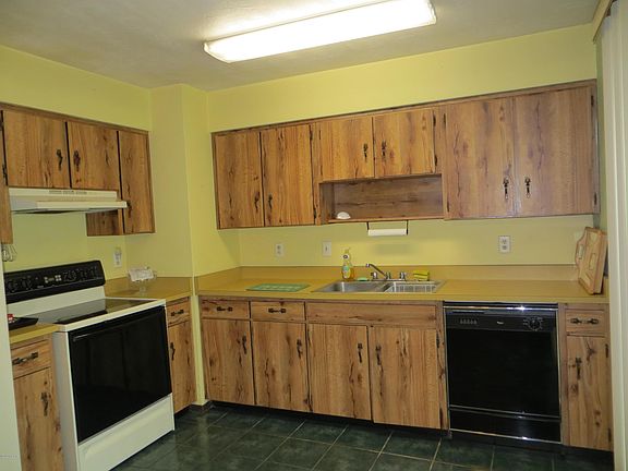 4th image of 437 Wales Ave