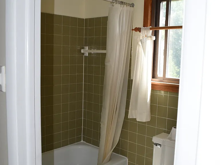 432 Surrey Hill Way — Photo 9