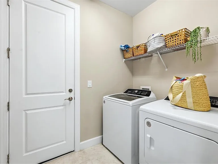 25029 Pearl Lake Cir — Photo 35