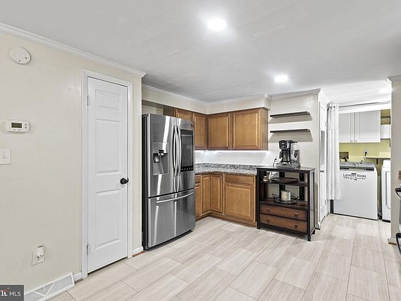 4th image of 11708 Camelot Way
