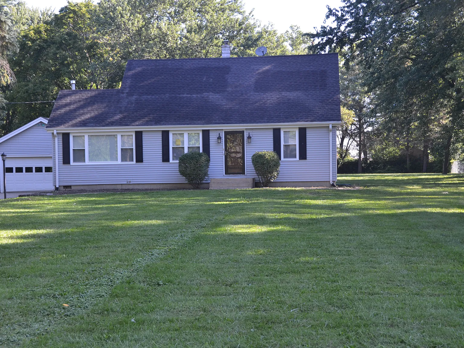 4 bed, 1900 sqft, $3,400 — Photo 1