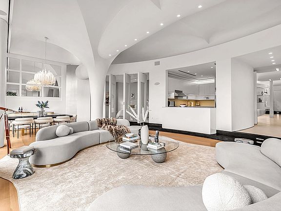 4th image of 106 Central Park S APT 3A