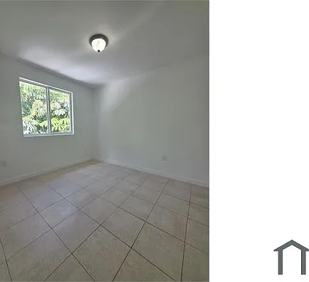 831 SW 3rd St — Photo 2