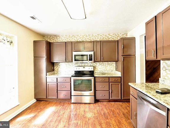 5th image of 1413 Foxwood Ct